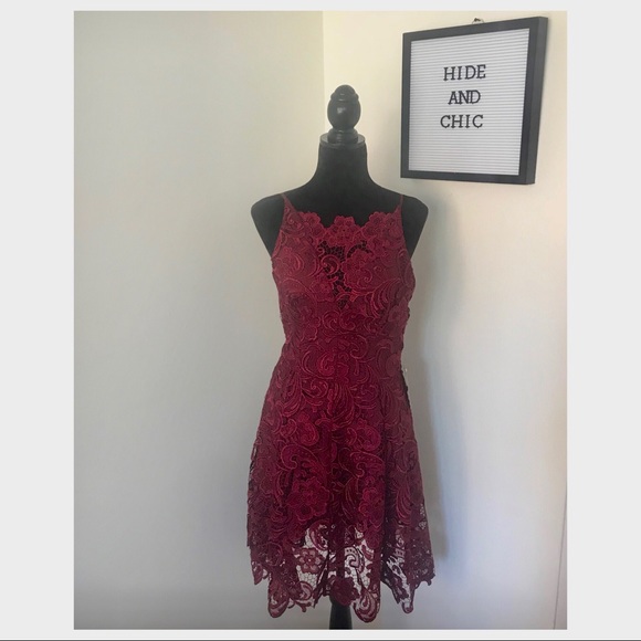 DRESS THE POPULATION LACE MINI DRESS - Picture 2 of 8